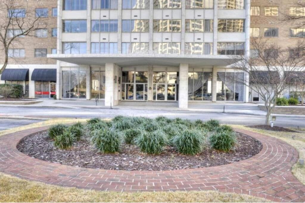 Heart Downtown 2Bd Onsite Parking Condo City View! Lm401 Атланта Экстерьер фото
